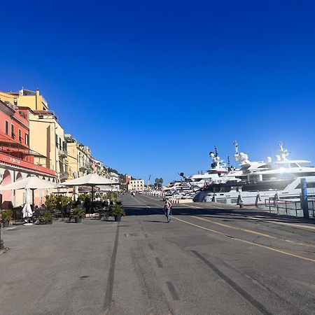 Casa Vacanza " La Rosa " Imperia Liguria Extérieur photo