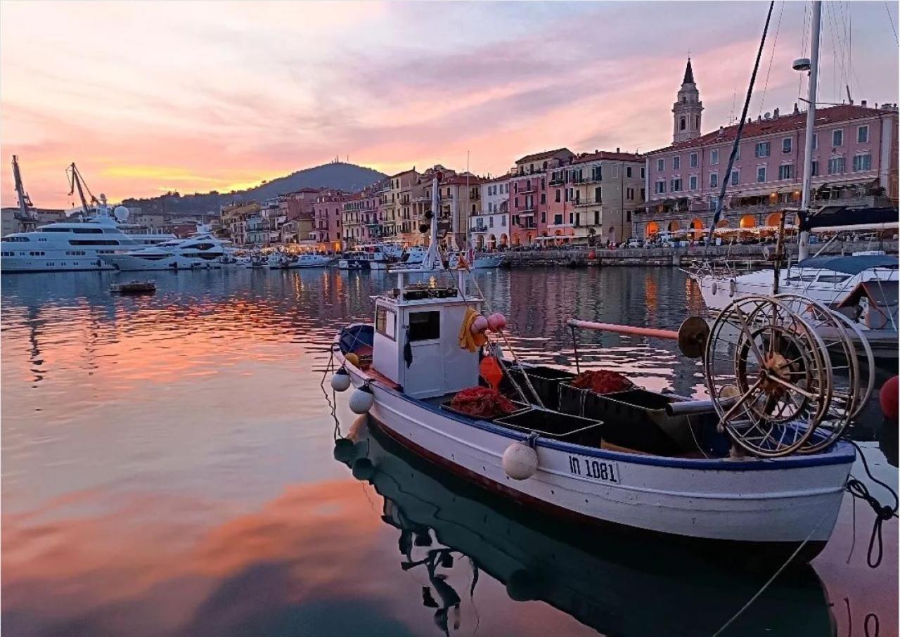Casa Vacanza " La Rosa " Imperia Liguria Extérieur photo
